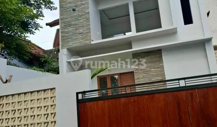 Rumah Baru 2 Lantai di Ayani Utara Denpasar Siap Huni Rumah Baru 2 Lantai di Ayani Utara Denpasar Siap Huni