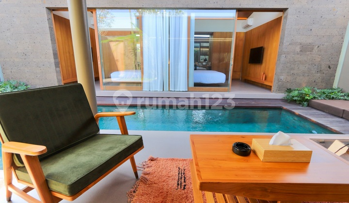 Modern Villa Near Batu Bolong Beach in Canggu 2