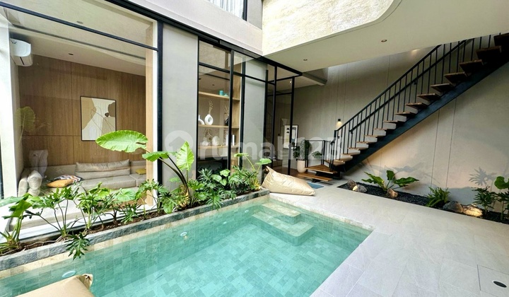Modern Luxury Villa With Jacuzzi In Canggu