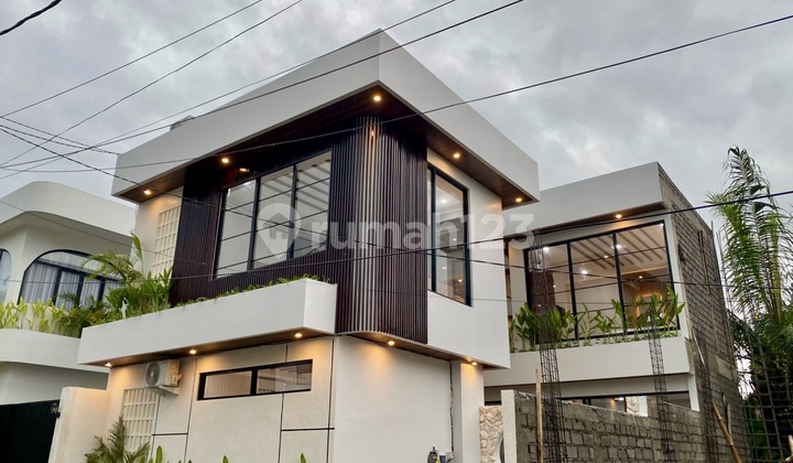 Modern Villa Baru Furnished dengan Kolam Renang | Tumbak Bayuh