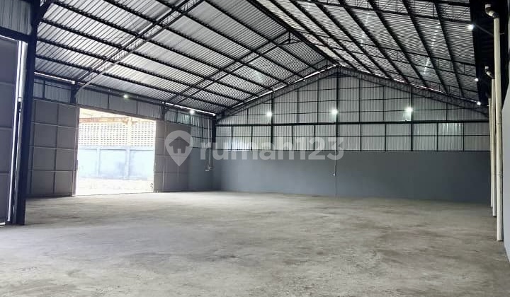 New Warehouse by the Road with Tronton Truck Access in Sesetan New Warehouse by the Road with Tronton Truck Access in Sesetan