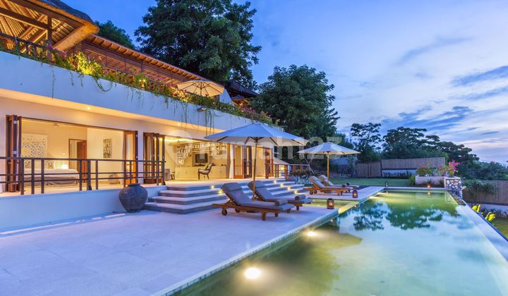 Luxury Balinese Ocean View Villa In Uluwatu 2