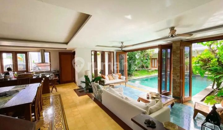 Luxury Villa Umalas Near Canggu with Free Furnishings