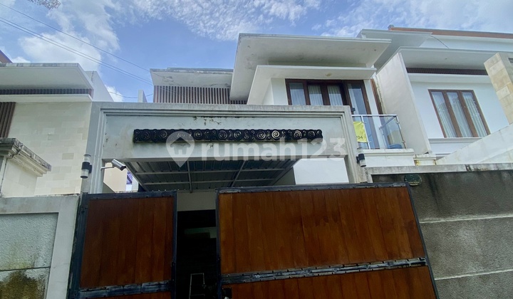 Strategis Villa di Nusa Dua - Kolam Renang Pribadi, Siap Digunakan