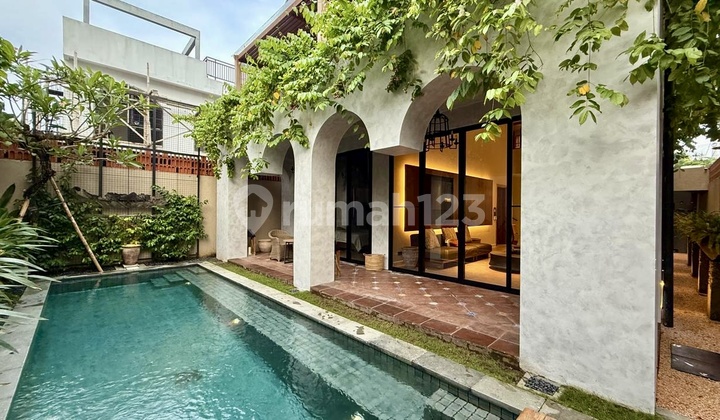 Modern Luxury Villa Near Seminyak Beach - Complete SHM & SLF