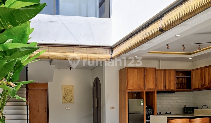 2-Story Villa with Rooftop View of Sanur Beach - Fully Furnished
