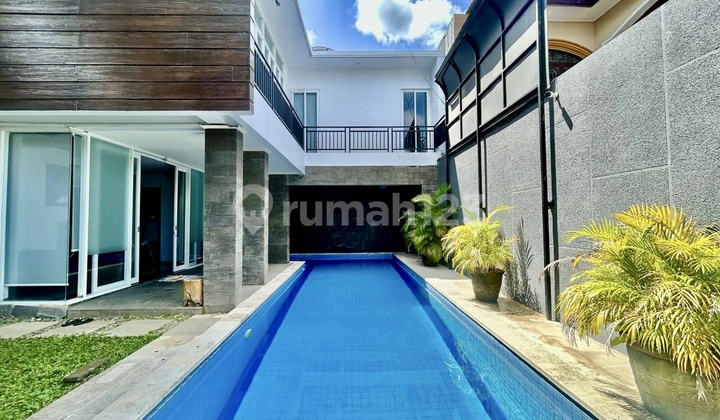 Rumah Mewah Full Furnish dengan Private Pool di Denpasar Barat Rumah Mewah Full Furnish dengan Private Pool di Denpasar Barat