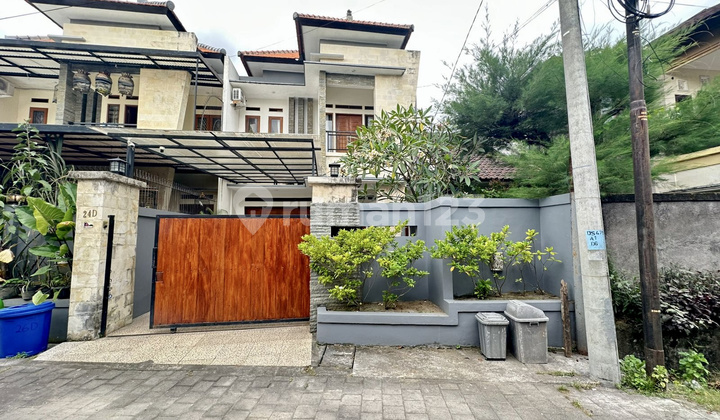 Modern Semi Villa in Renon, 5BR, Private Pool