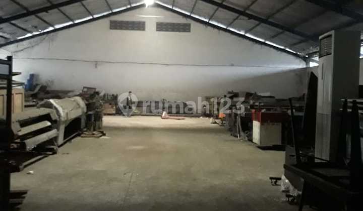 For Sale: 3 Warehouses, Plots, Office, and Employee Dormitory