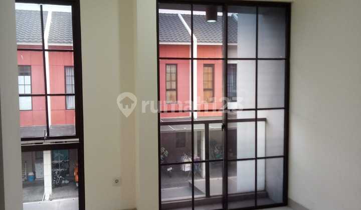 Rumah 2 Lantai di Green Village Cipondoh Tangerang 2