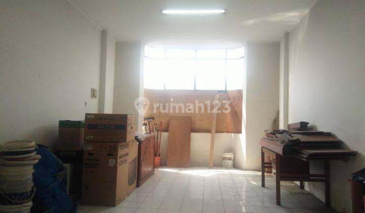 Ruko 4 Lantai Siap Pakai di Cideng Jakarta Barat Lokasi Bagus  2