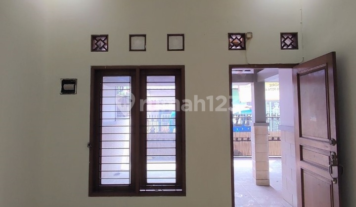 Rumah Siap Huni di Joglo Jakarta Barat Lokasi Strategis  2