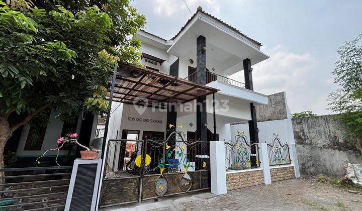 Rumah Bagus Terawat 2 Lantai Semi Furnished Di Godean 2