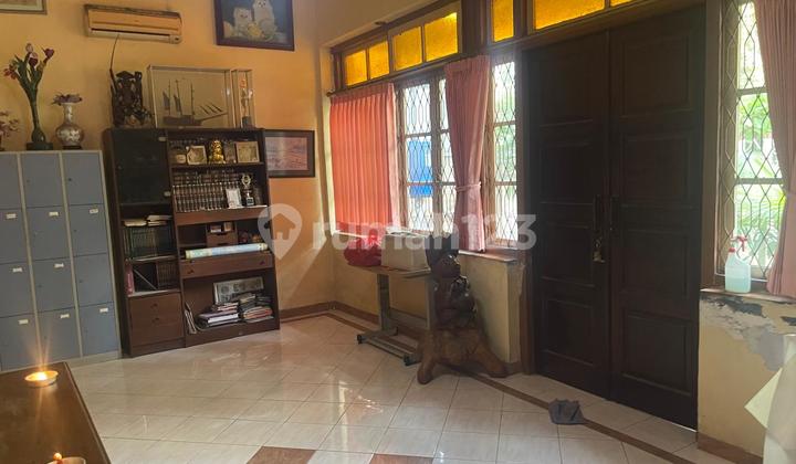 Rumah dijual di Jalan Sumatra pusat kota Surabaya 2