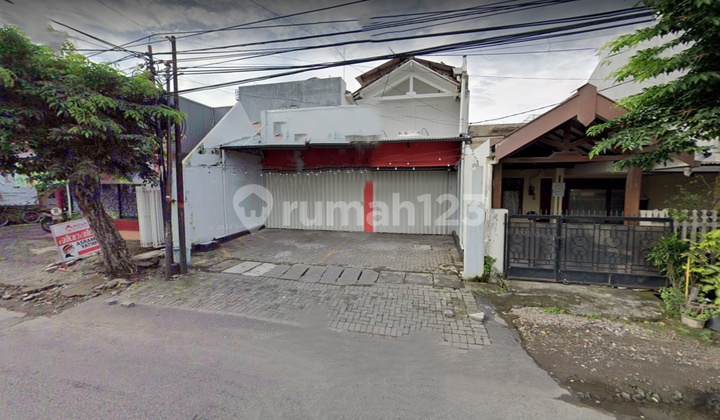 Business House for Rent in Dukuh Kupang, Surabaya. Close to Mayjen Sungkono.