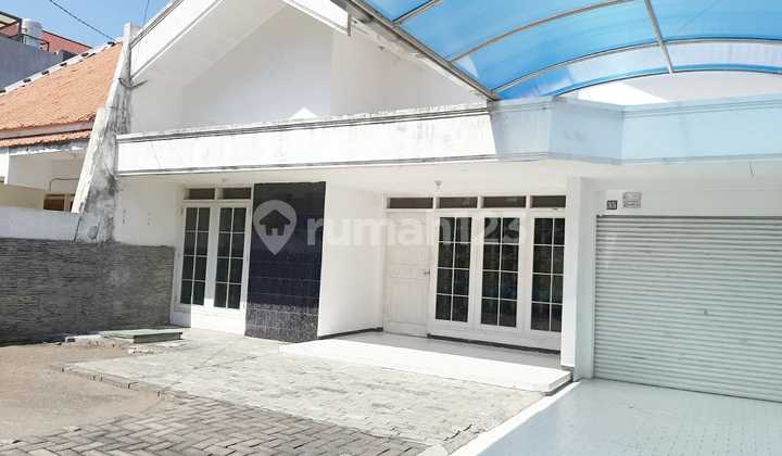 Rumah disewakan di Kupang Baru Surabaya, dekat Kupang Indah 1