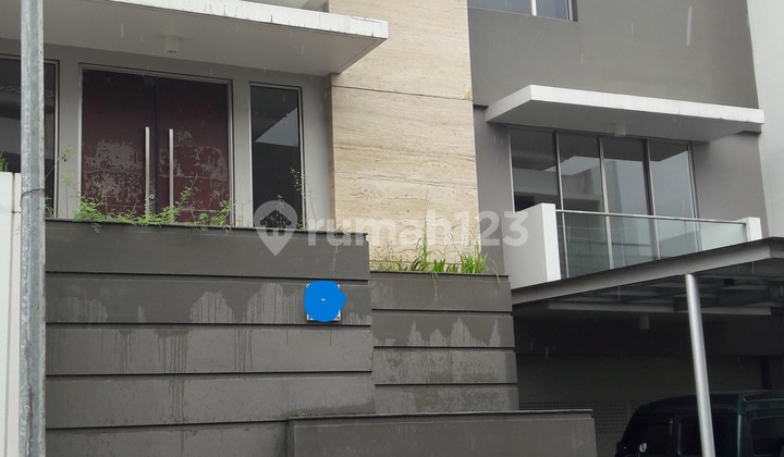 Rumah Golf Island Cluster Serenade Tipe Maple 3 Lantai, 4+1 Bedroom