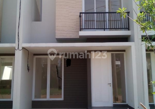 Magnolia Residence Housing, Jatake. Scenic Location, 2 Floors, Freehold Certificate.