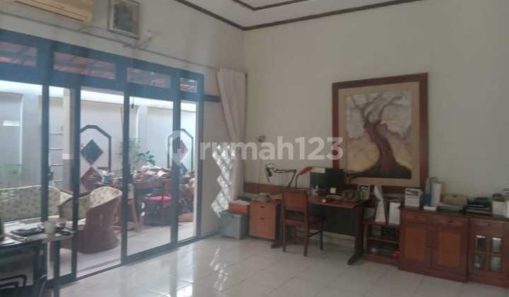 Rumah Cantik dan Asri di Komplek DPS Jakarta Pusat