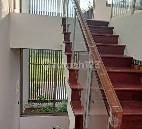 For Rent Rumah 3 Lantai Sudah Renovasi Unfurnished di Golf Island Pik, Jakarta Utara 1