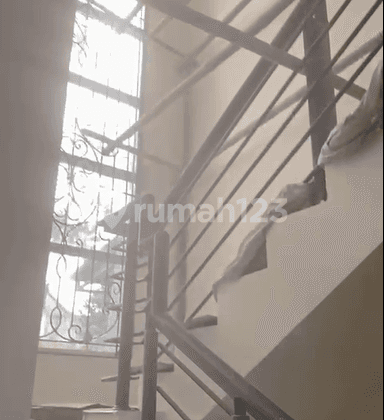 Sewa Rumah Bagus Permata Mediterania 2 Lantai 5