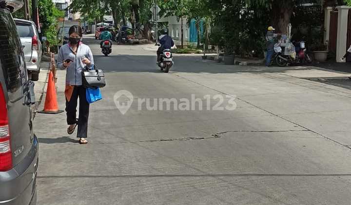 Dijual Ruko Multi Fungsi Tomang 3 Lantai 17