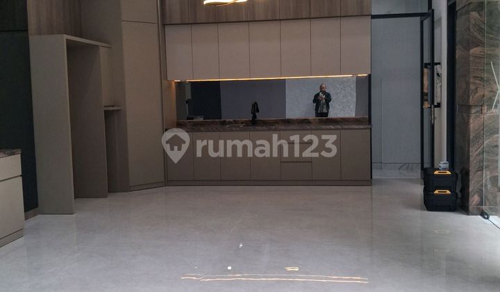 Rumah Mewah 3 Lantai New Gress Citraland Private Lift