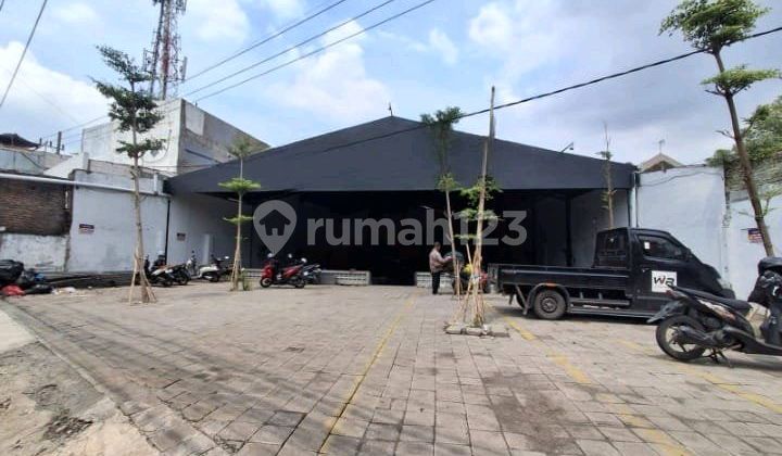 Affordable, Suitable for Investors, Cafe for Sale on Banyuurip Main Road 1