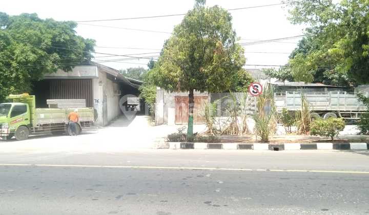 Cheap Warehouse for Sale on Wahidin Sudirohusodo Street, Tuban