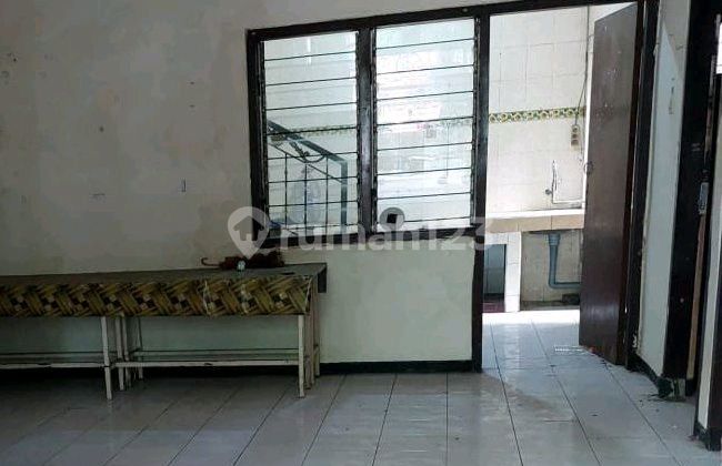 Cheap For Sale 2-Door Shop House on Bypass Road Mojokerto 2