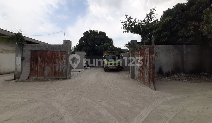 Cheap Warehouse for Sale on Wahidin Sudirohusodo Street, Tuban