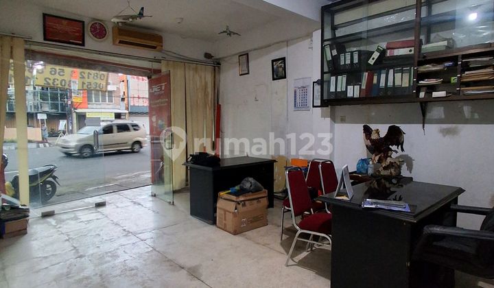 Cheap Shop House on Pahlawan Street, Surabaya Center Near Tunjungan