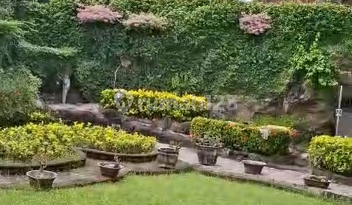 Rumah Vintage Mewah Jl Letjen S Parman, Raya Waru, Akses Frontage