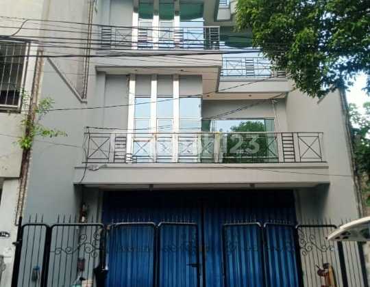 For Rent Ready-to-Use Shop House Jalan Genteng Besar, Central Surabaya