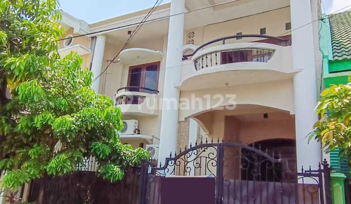 Dijual Rumah Taman Pondok Indah Wiyung, Surabaya