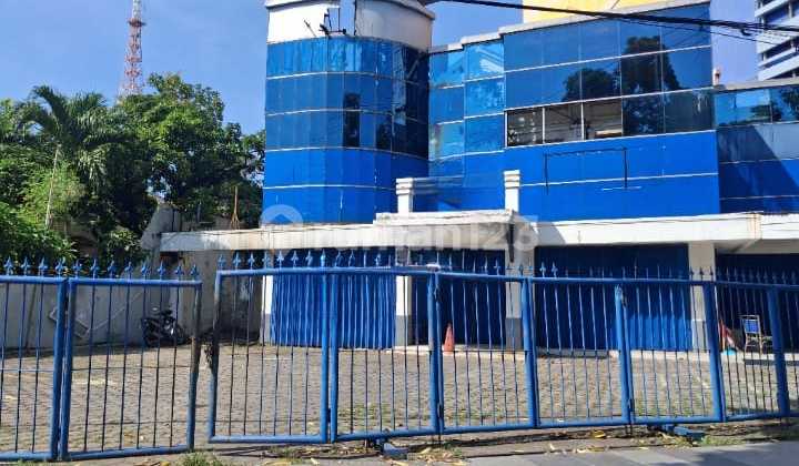 Cheap Rent for Corner Building on Gubeng Main Road, Central Surabaya Cheap Rent for Corner Building on Gubeng Main Road, Central Surabaya