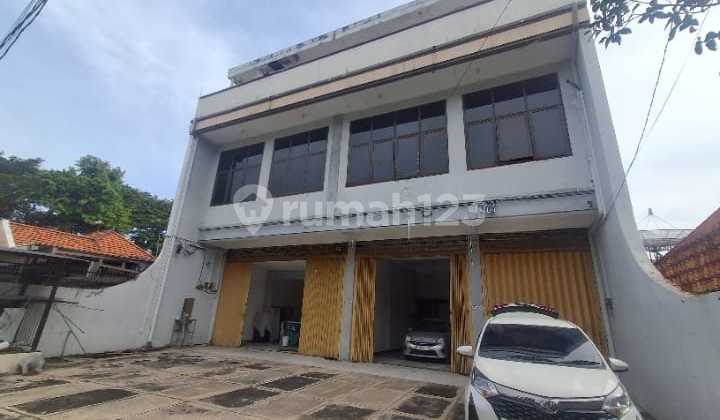 Affordable Office Building for Rent on Diponegoro Street, Central Surabaya