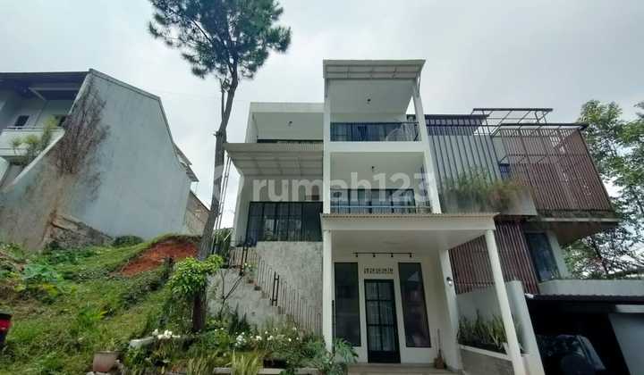 Dijual Rumah Furnished Siap Huni di Dago Resort Bandung