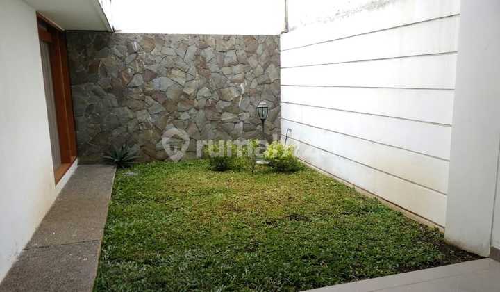 For Rent, Ready-to-Occupy House on Main Road Dago Bandung 2