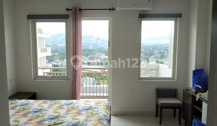 Sentul Tower Apartment 5 Minutes to Toll Exit
