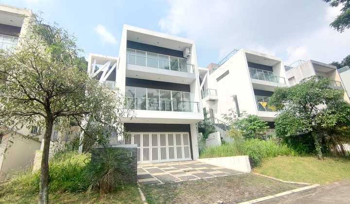 Rumah 2 Lantai Bagus Unfurnished di Sentul City, Bogor 2