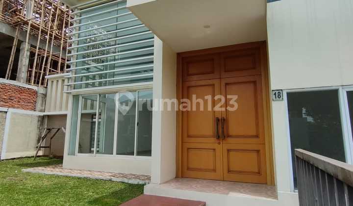 Rumah Bagus Cluster Depan, Halaman Luas Dekatke Aeon Mall  2