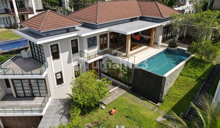 Rumah mewah view pegunungan ful furnish, sentul city