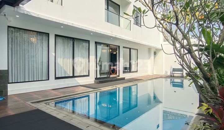 Rumah Mewah Full Furnish Posisi Hook Sentul City 2