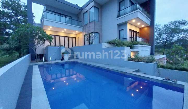 Rumah Mewah Dua Muka, Kolam Renang Halaman Luas View Pegunungan Rumah Mewah Dua Muka, Kolam Renang Halaman Luas View Pegunungan