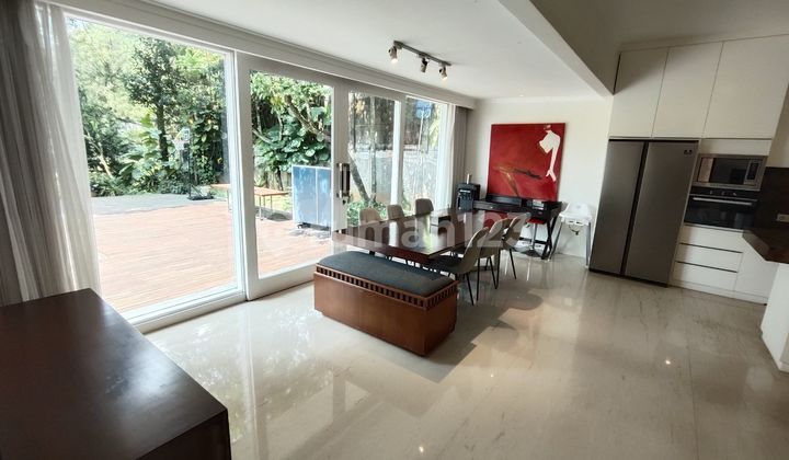 Luxury House, Swimming Pool, Fronting Park, Backing Golf