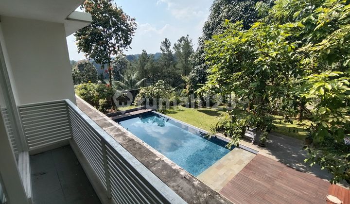Rumah Mewah Belakang Golf Halaman Luas  2