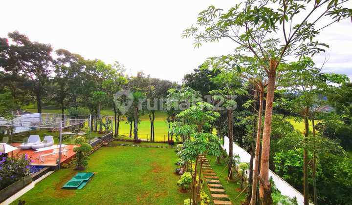 Rumah Mewah Halaman Luas Belakan Golf View Gunung