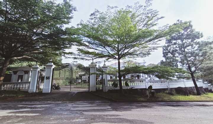 Rumah Mewah Halaman Luas View Pegunungan Sentul City 2