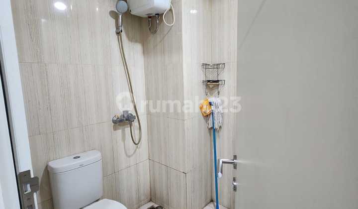 Apartment Sentul Tower 1, 4 Minutes from Toll Exit